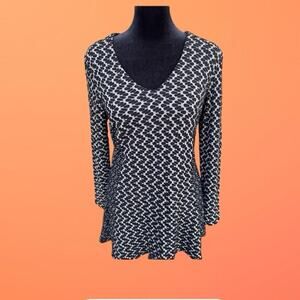 Tianello women’s S dress with long sleeves, black and tan
